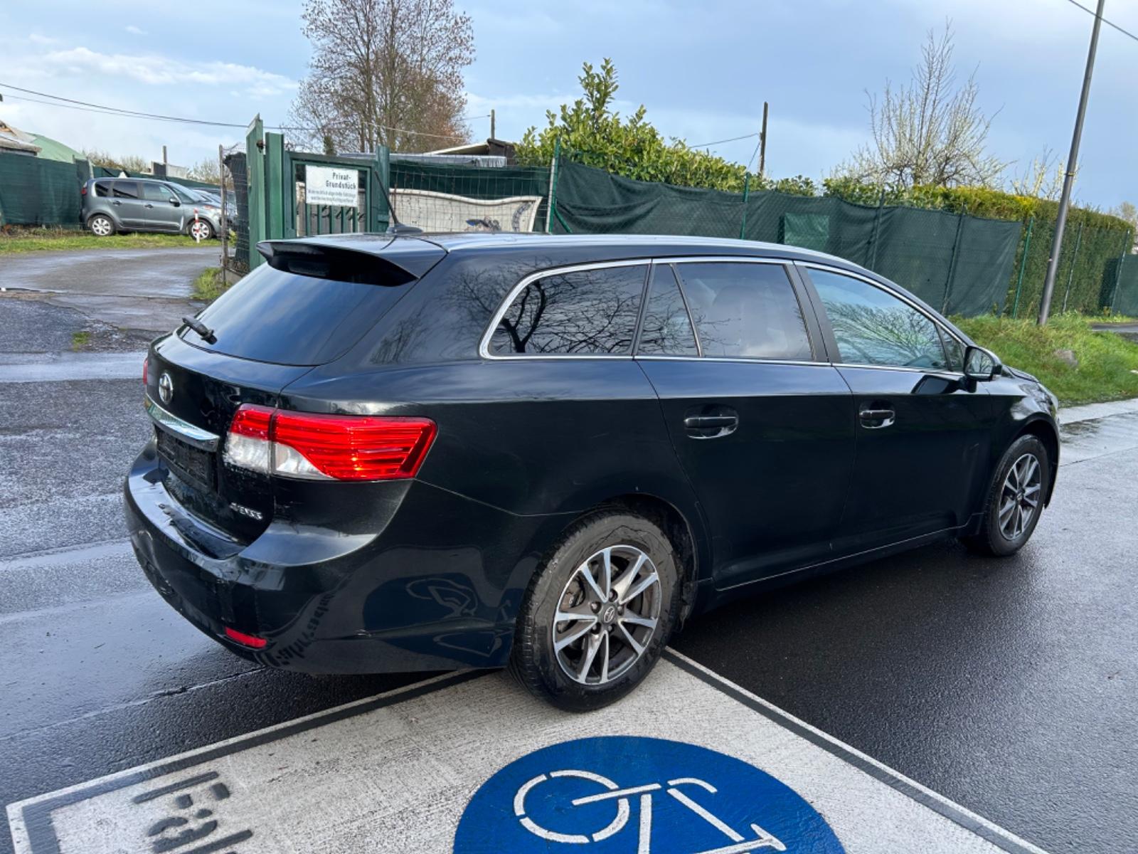 Toyota Avensis 2015 — photo 5