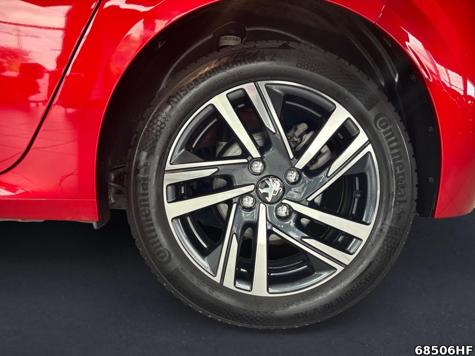 Fahrzeugabbildung Peugeot 208 Allure +SHZ+ALLWETTER+CARPLAY+LED+KEYLESS+