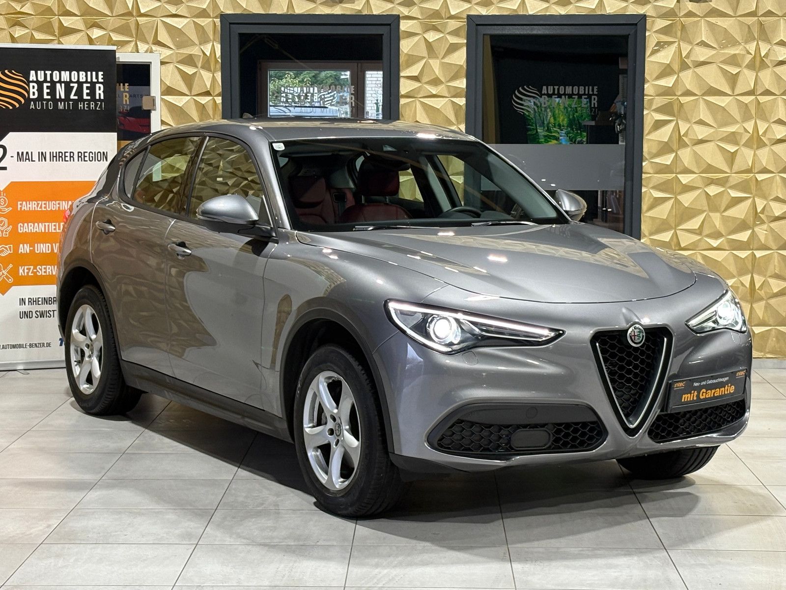 Fahrzeugabbildung Alfa Romeo Stelvio Super Q4/BI-XENON/PDC/AUTOMATIK/SPURHALT