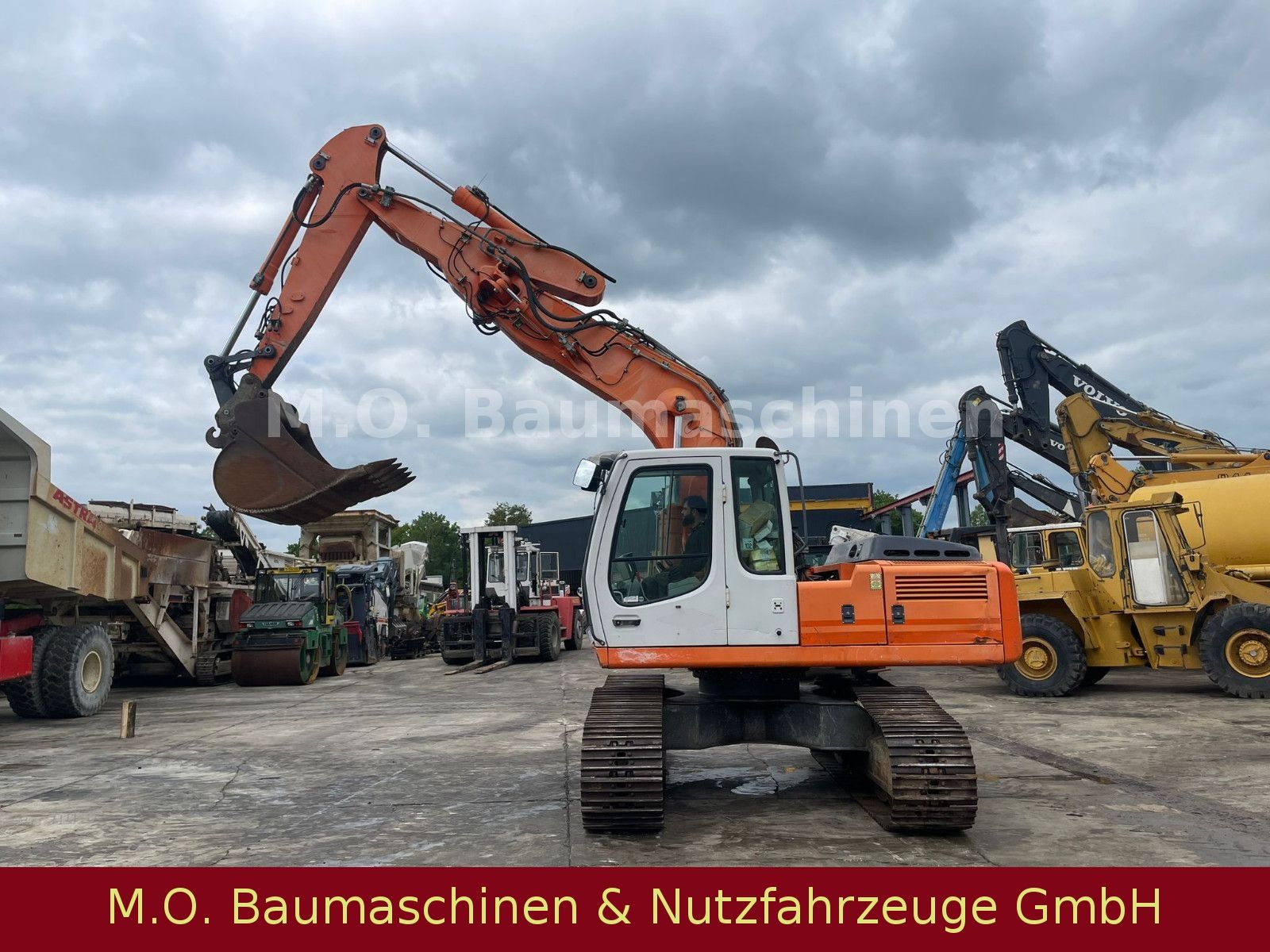 Fahrzeugabbildung Liebherr R 904 C HDSL Litronic / AC / SW