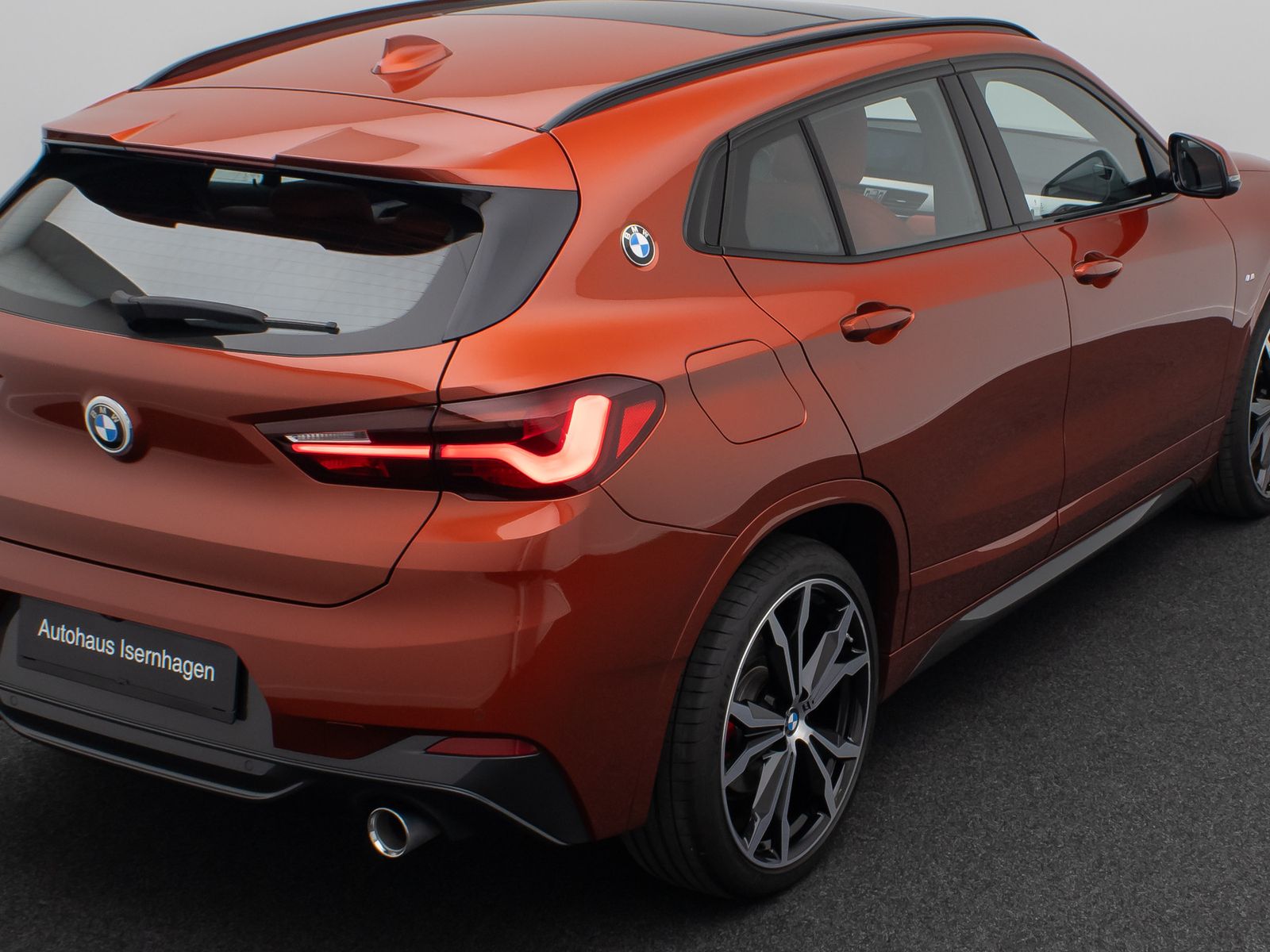Fahrzeugabbildung BMW X2 xD25d M Sport Panoram Kamera HUD DAB HiFi 20"