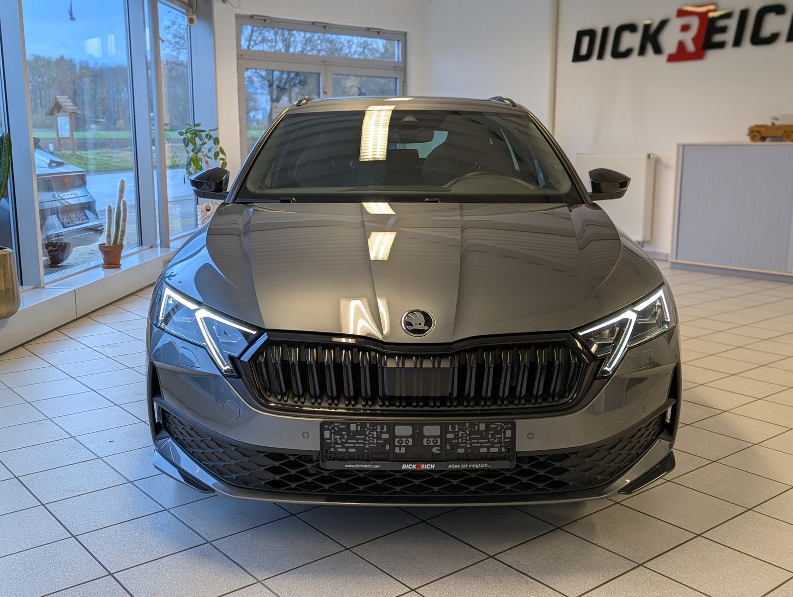 Изображение автомобиля SKODA Octavia 1.5 TSI Sportline Pano Martix Cam AHK
