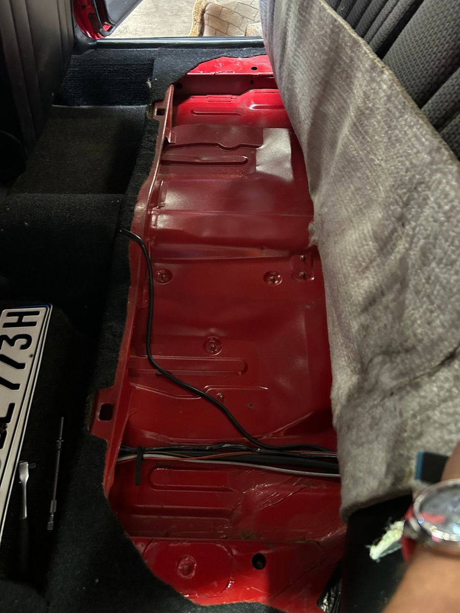 Fahrzeugabbildung Mercedes-Benz W123, orig. 105tkm, Klima, 5-Gang, Scheckheft