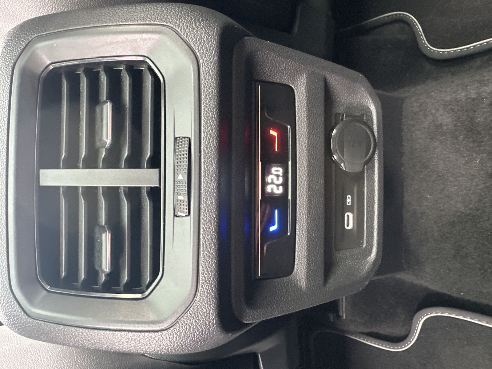 Fahrzeugabbildung Volkswagen Tiguan Allspace 4Motion R-Line NAV+IQ-LIGHT+PANO