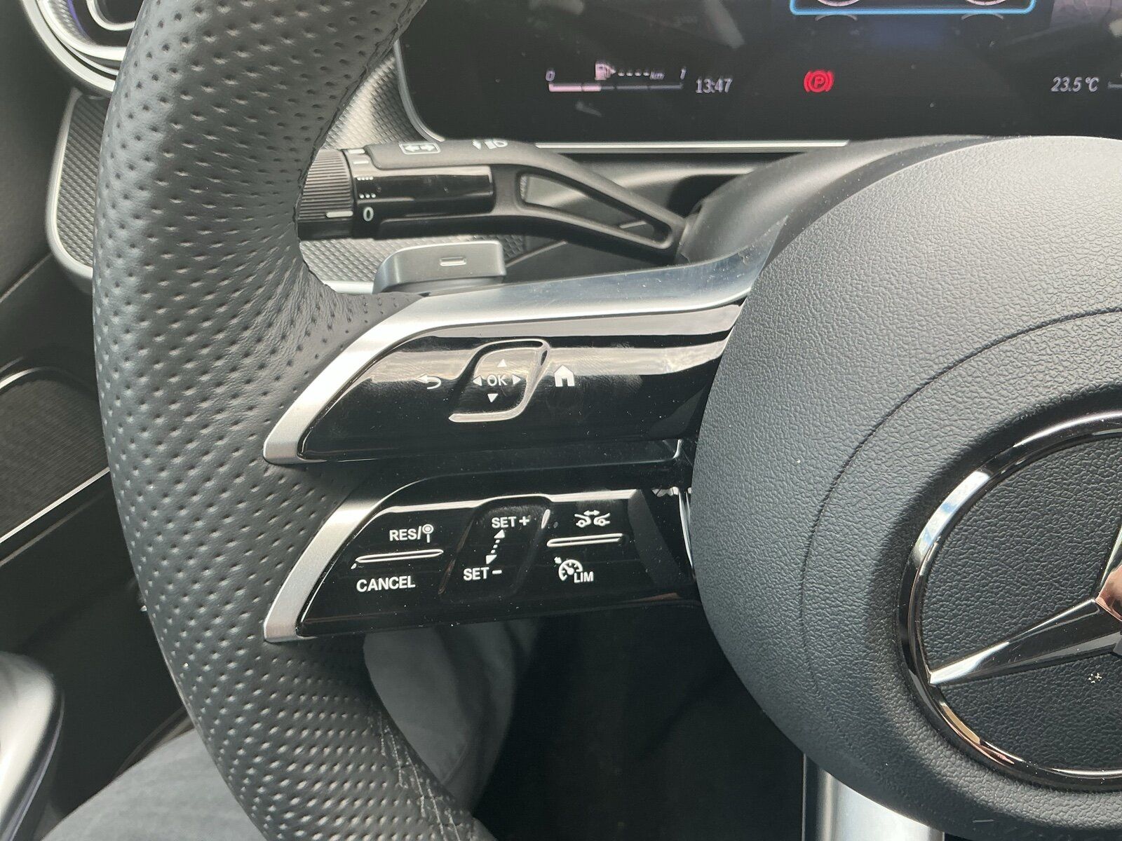 Mercedes-Benz C 200 AMG Edition PanoD 360Ka Nightp Mem Distro foto 14