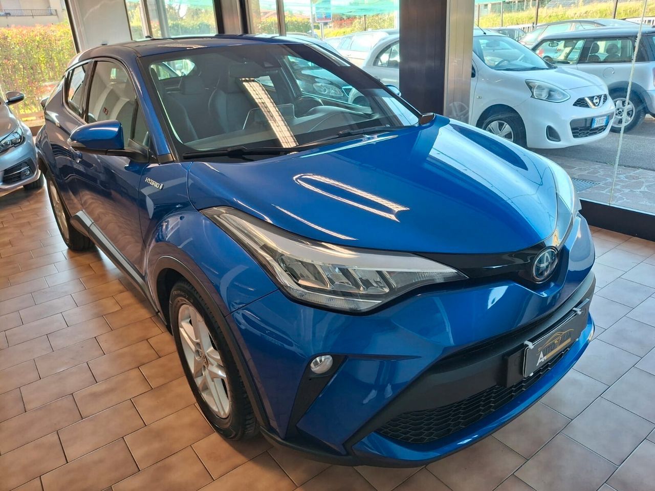 Toyota C-HR 1.8h Business e-cvt*TAGLIANDI CERTIF imagem 3