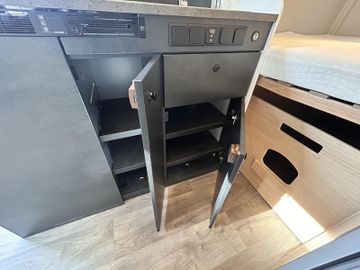 Sunlight Cliff X 600 Dieselhzg. AHK 17 Zoll DELTA Kamera