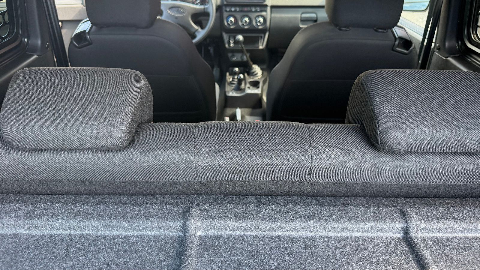 Fahrzeugabbildung Lada NIVA LEGEND URBAN "PREMIUM PLUS"!  AET 2026