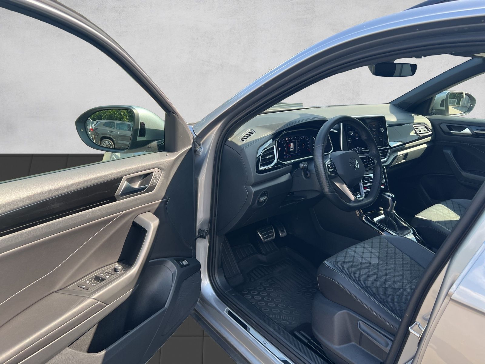 T-Roc R-Line 1.5 TSI DSG Standhzg.