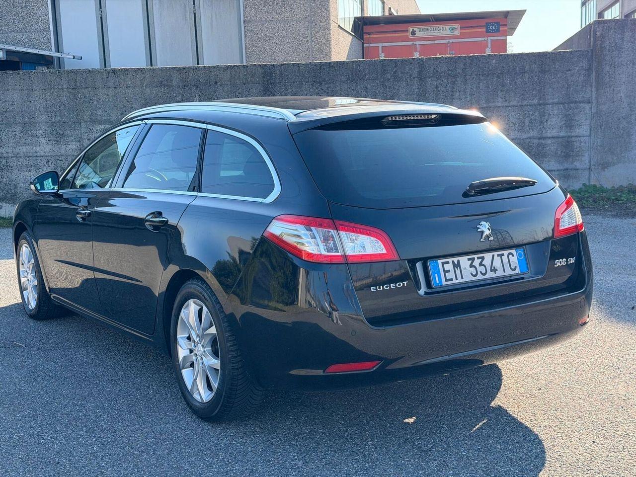 Peugeot 508 2012 — салон