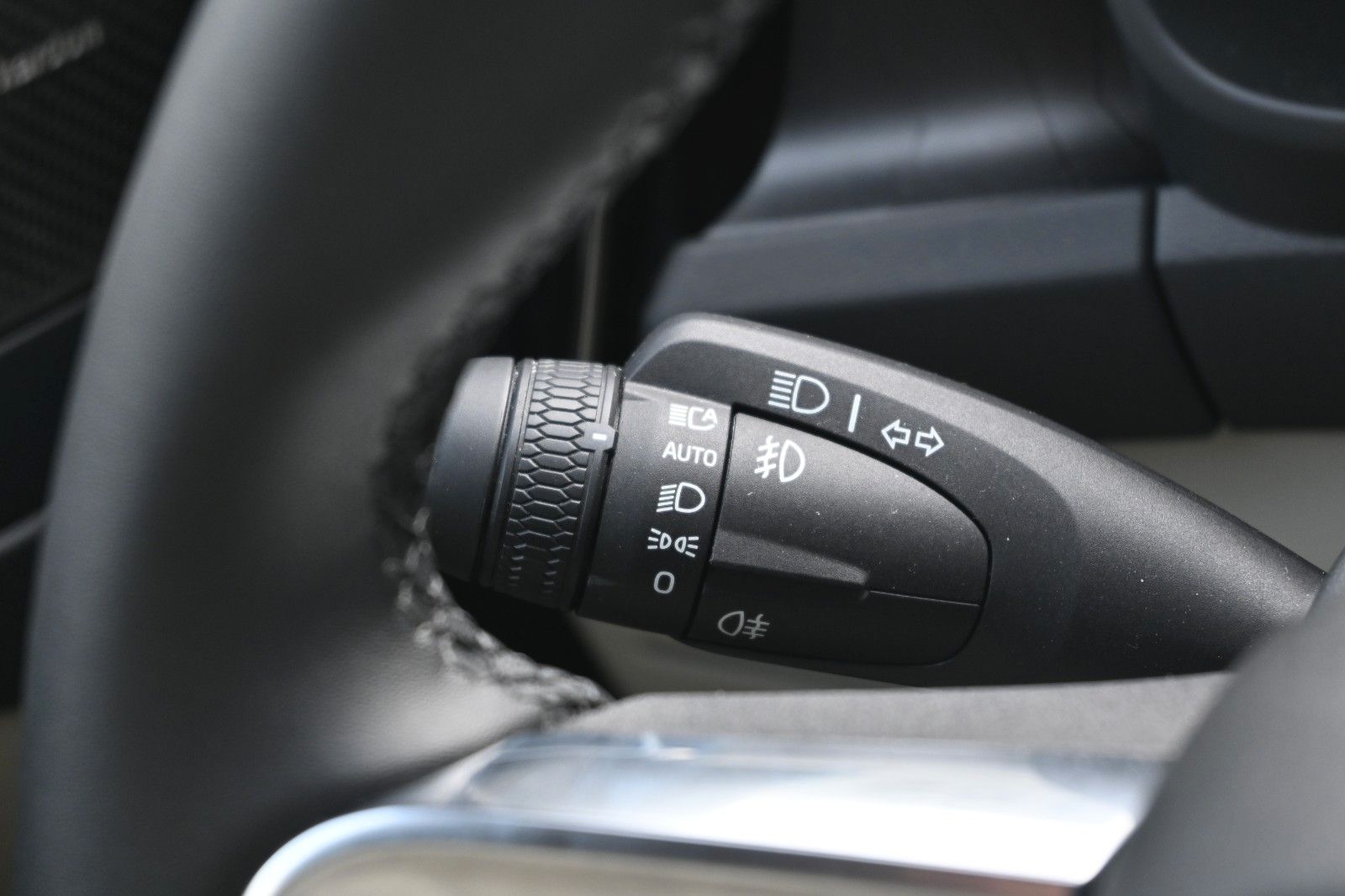 Fahrzeugabbildung Volvo XC40 T5 Recharge Plug-In Hybrid Plus Bright