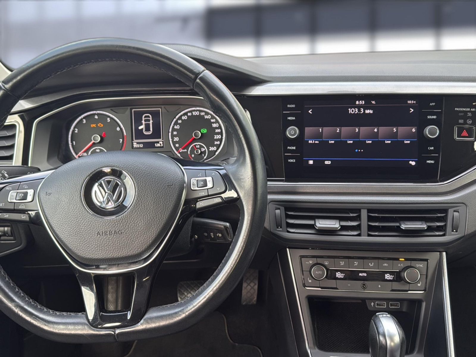 Fahrzeugabbildung Volkswagen Polo VI Highline/ unfallfrei/ 1.Hd