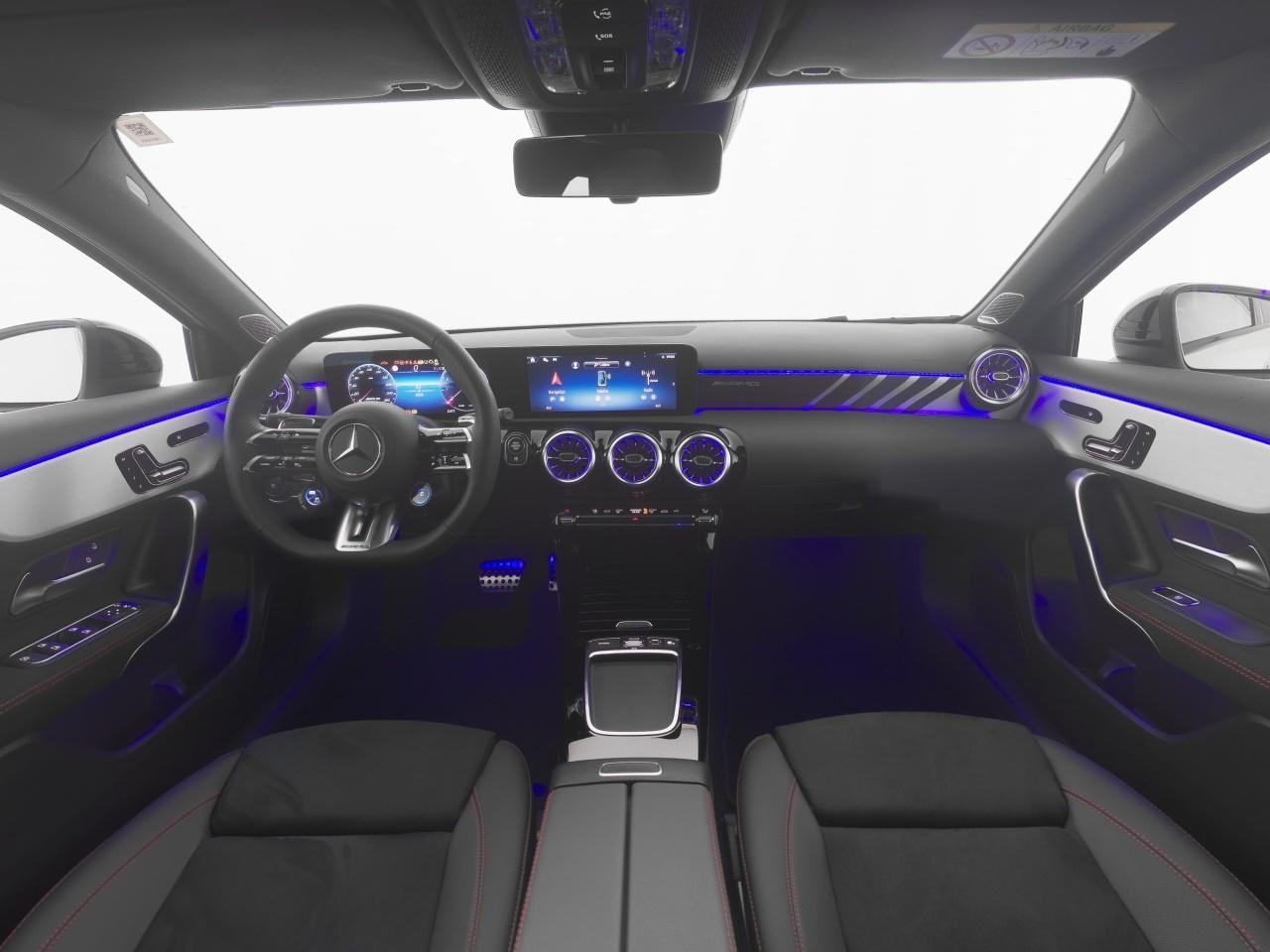 Mercedes-Benz A 35 AMG 4M Pano+Burm+MBeam+NightP+KeylG+Mem+RFK