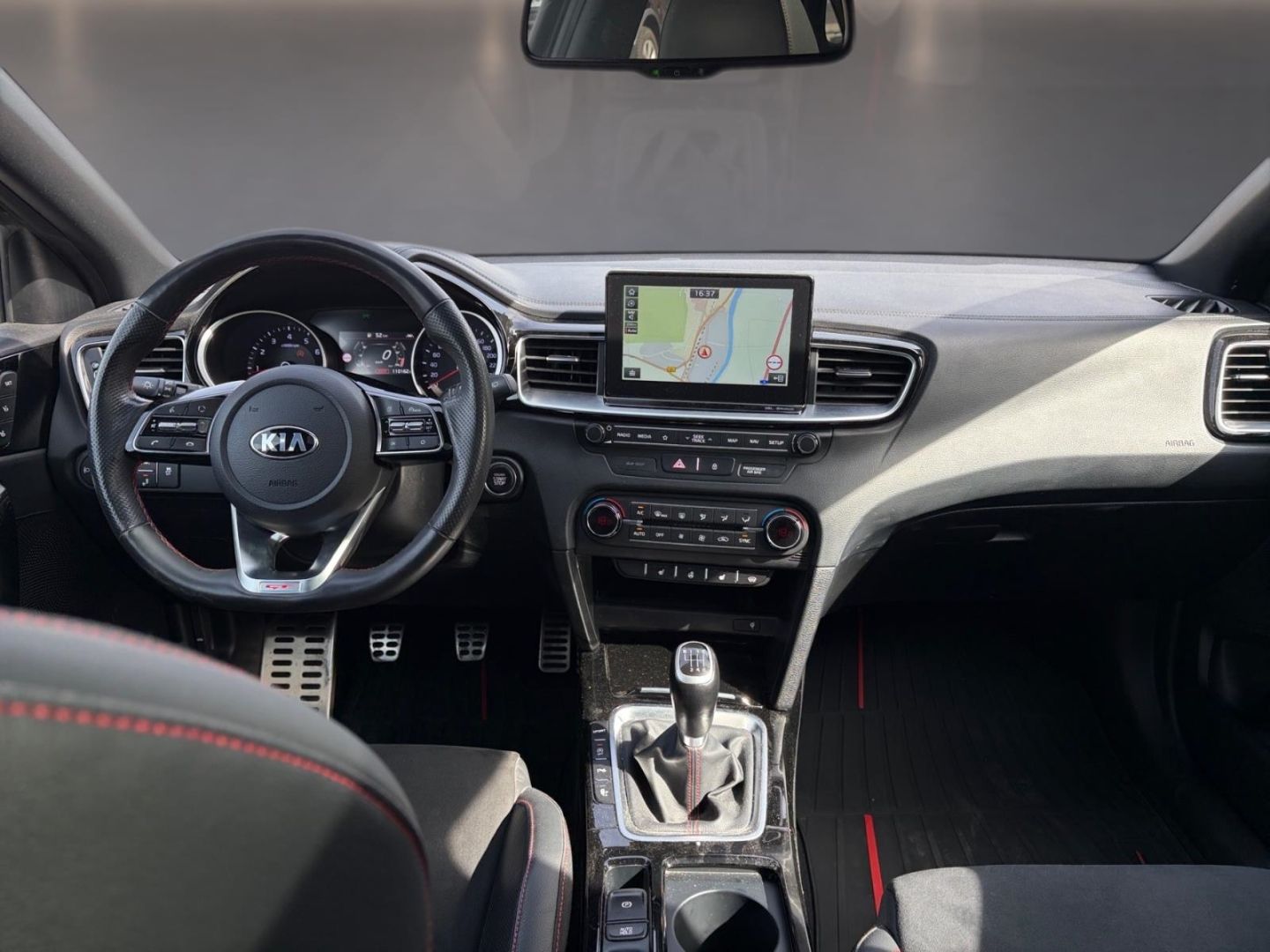 Fahrzeugabbildung Kia Ceed GT El. Panodach Navi Leder Memory Sitze Sou