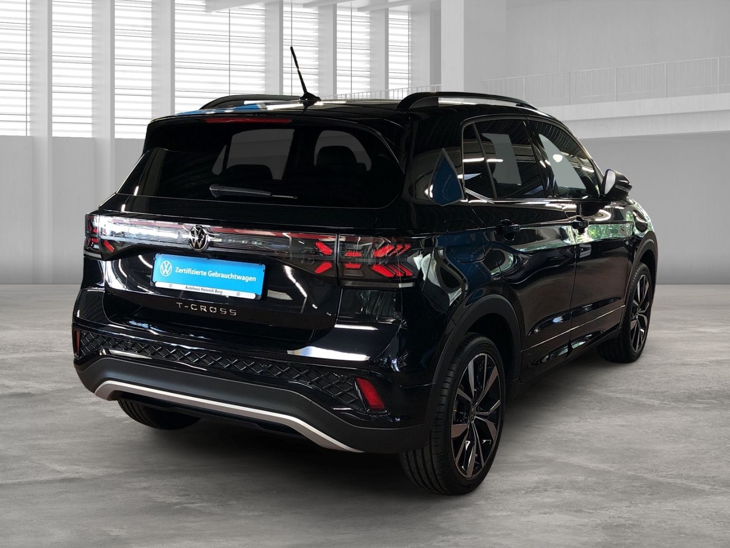 Fahrzeugabbildung Volkswagen T-Cross R-Line 1.0 TSI Sportpaket AHK-abnehmbar