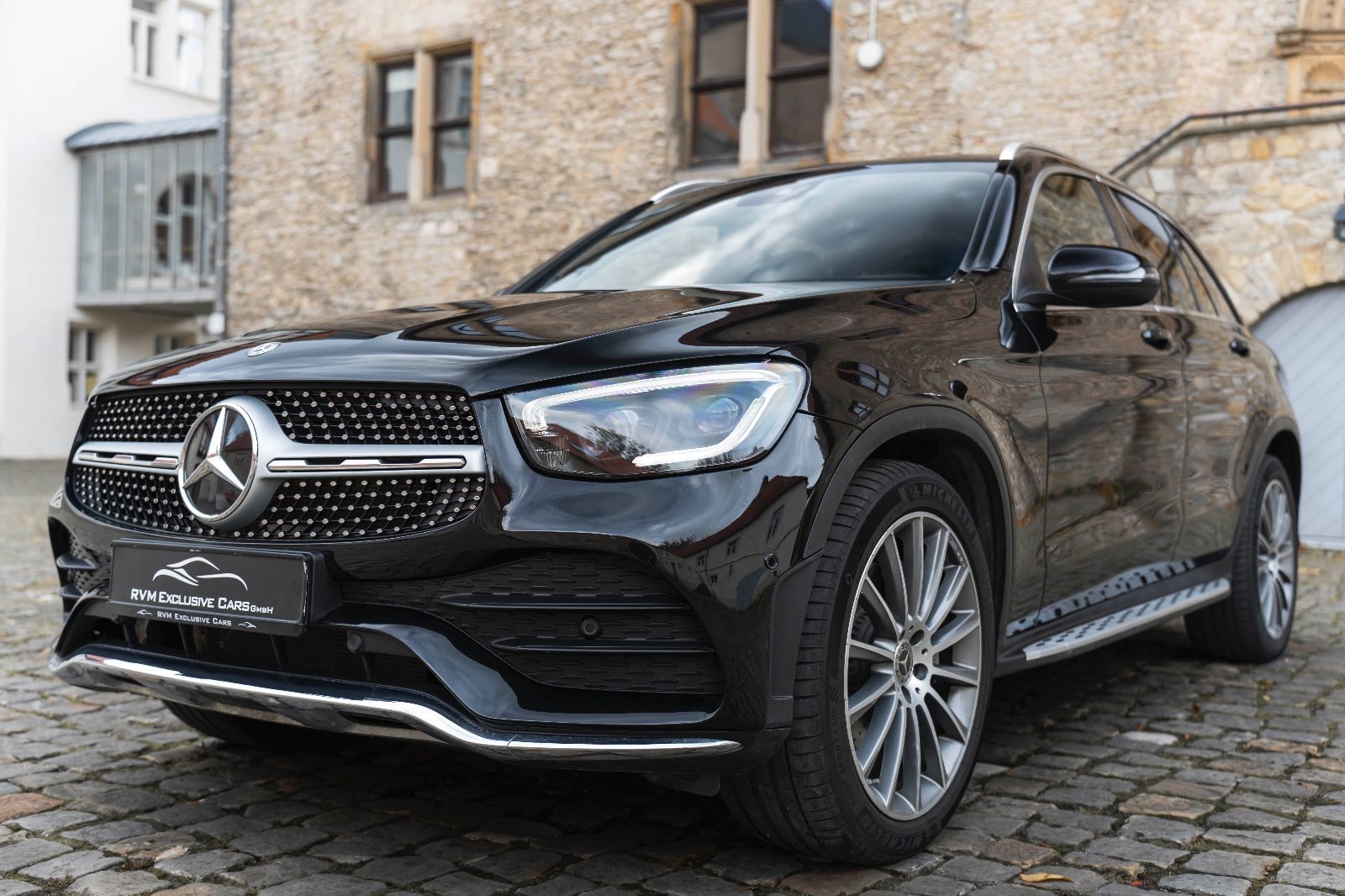 Fahrzeugabbildung Mercedes-Benz GLC 300d 4Matic AMG-LINE LED KAM NAV
