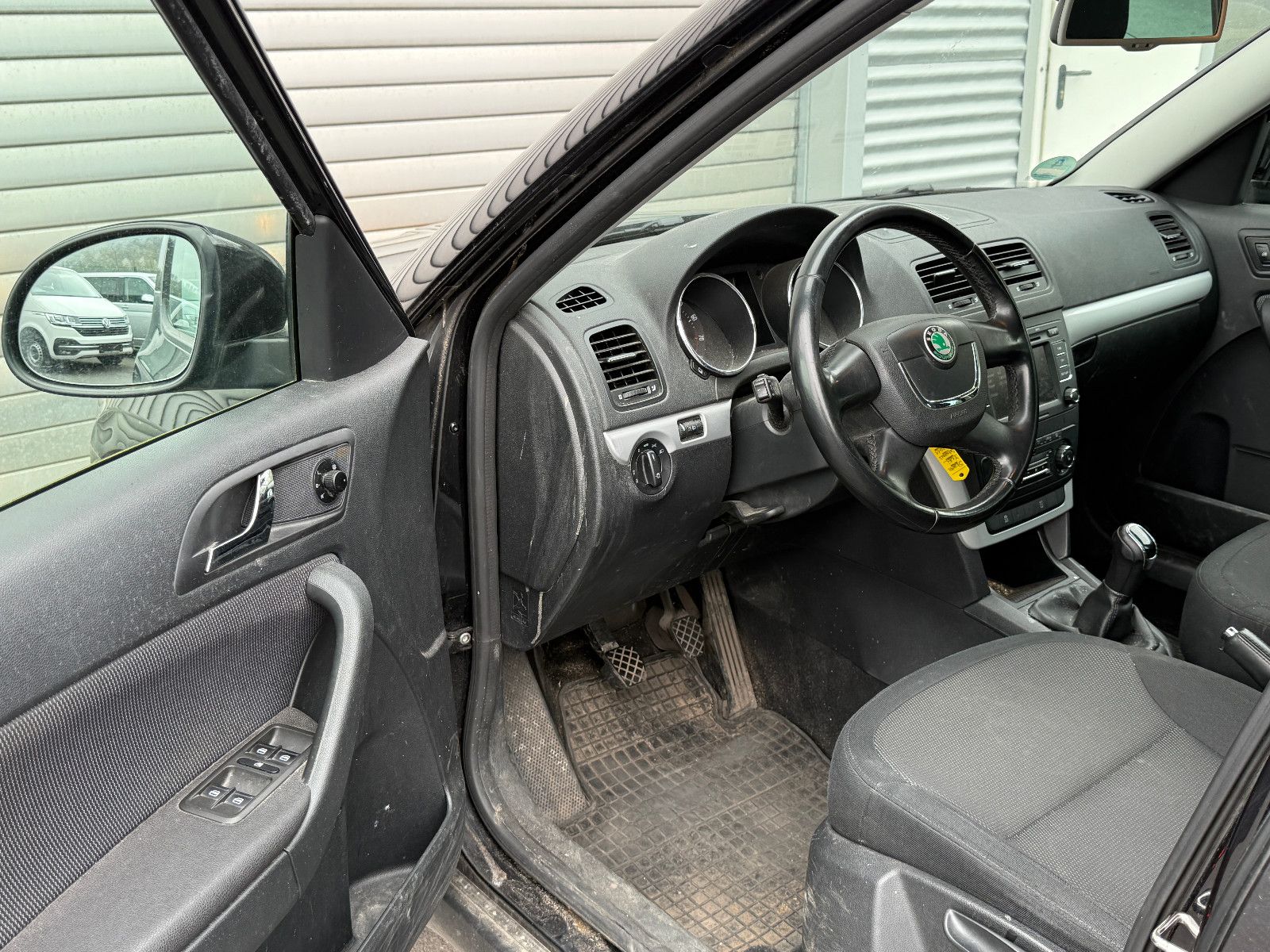 Fahrzeugabbildung SKODA Yeti Ambition Plus Edition AHK SHZ PDC GRA Klima