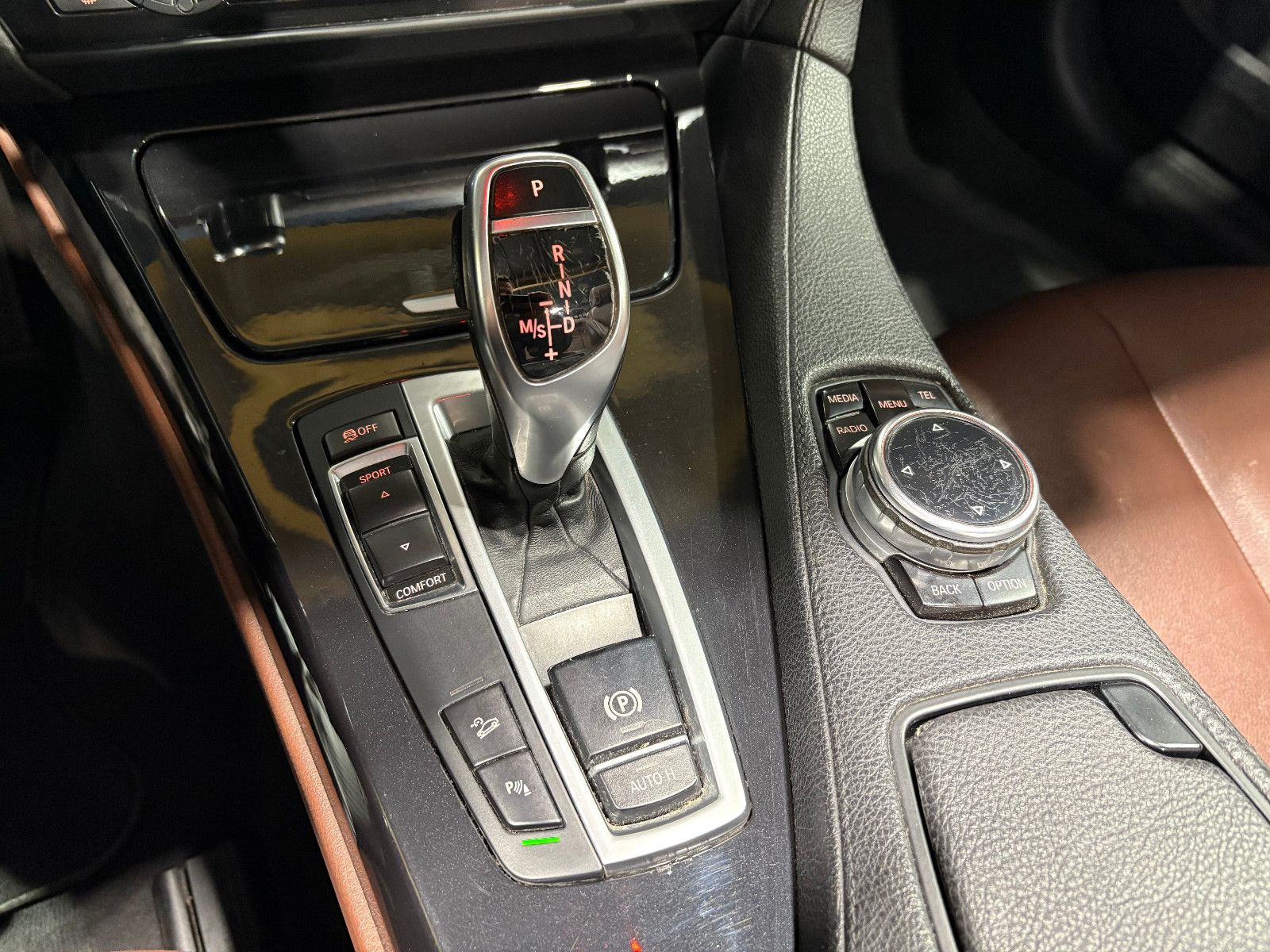 Fahrzeugabbildung BMW 640 Cabrio d xDrive/KAMERA/NAVI/MEMORY/BI-XENON