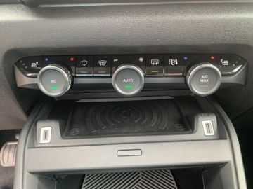 Citroën C4 Max PT 130 EAT8 Navi+SHZ+LHZ+RFK+LED+HUD+LM