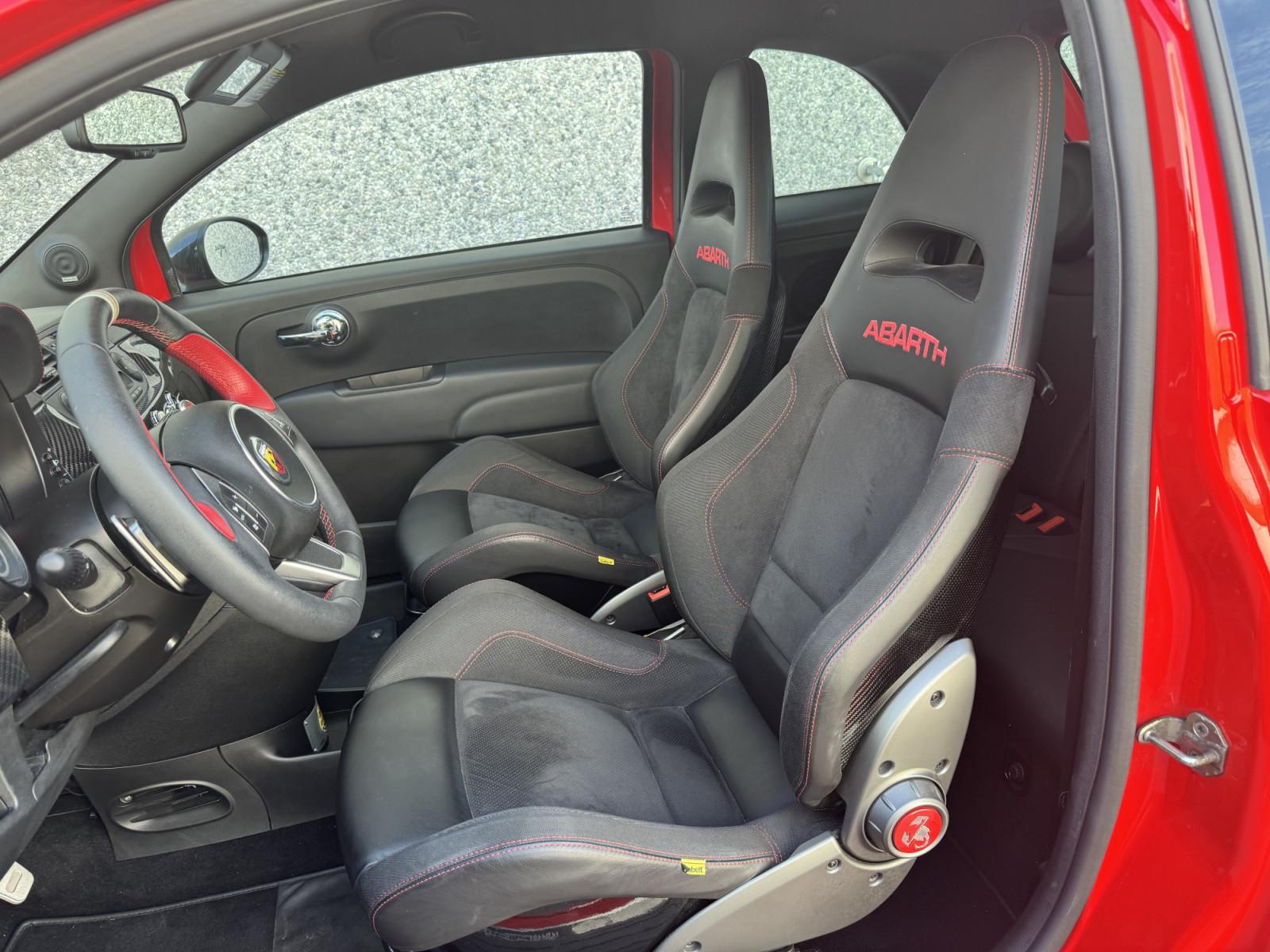 Abarth 695 TRIBUTO FERRARI /CARBON/N°1056/1199