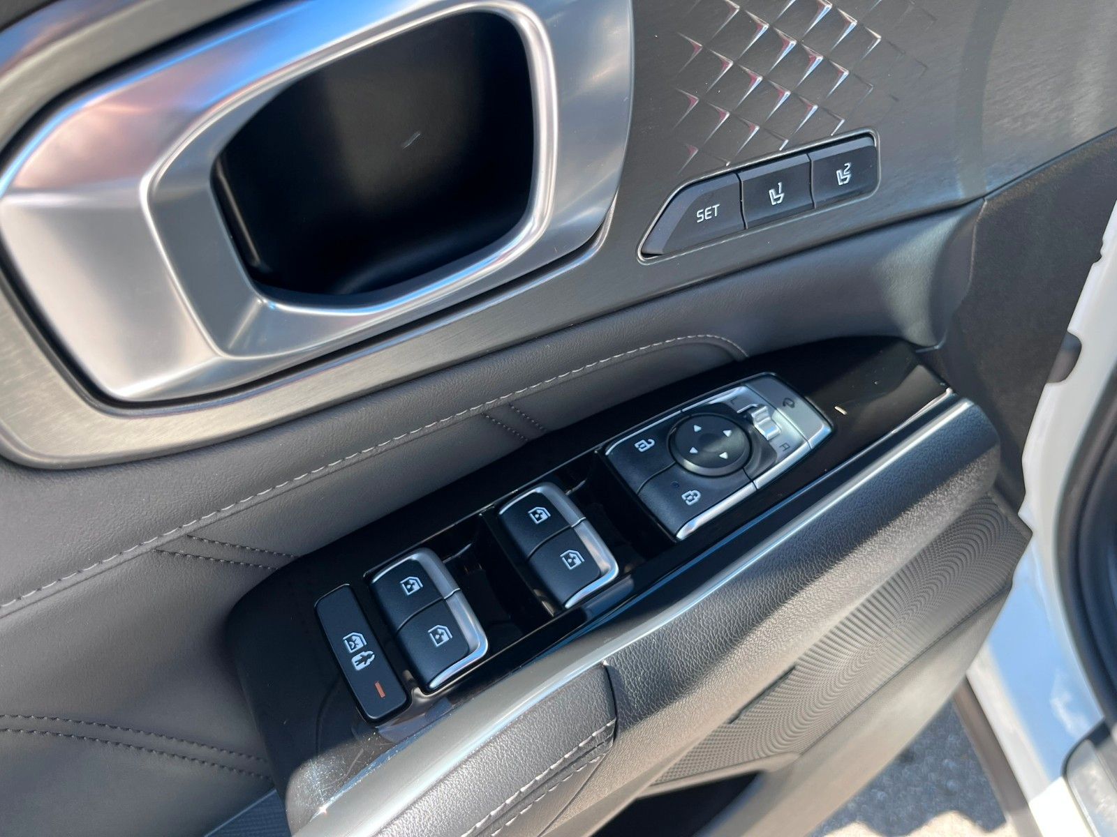 Fahrzeugabbildung Kia Sorento Platinum Garantie Voll LEDER Plug-In AWD