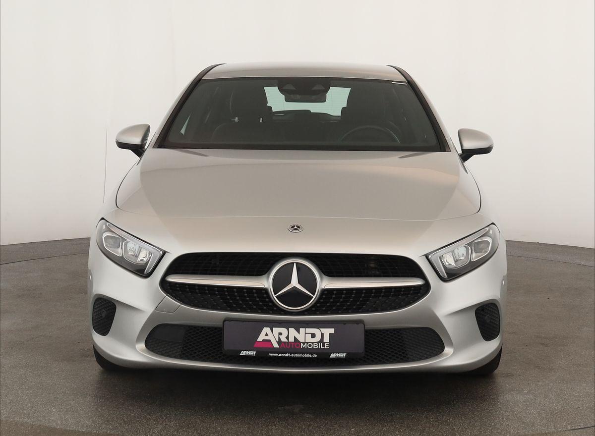 Mercedes-Benz A 200 Progressive LED Navi App SitzHZ ParkAssist