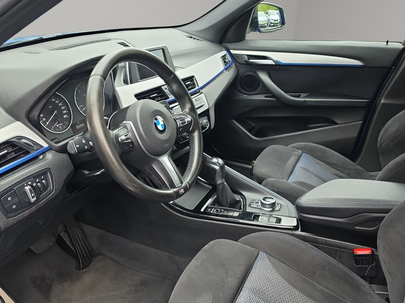 Fahrzeugabbildung BMW X1 xDrive 20 d M-Sport Automatik