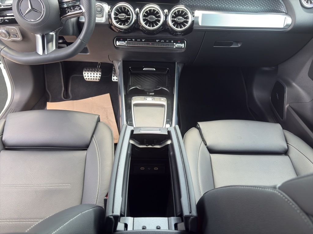 Fahrzeugabbildung Mercedes-Benz EQB 250+ AMG*NIGHT*HUD*K-GO*MEMORY*DISTR*360°