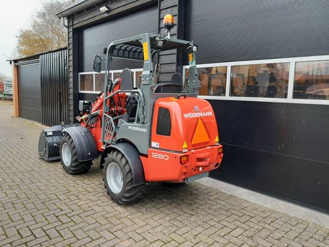 Weidemann 1280 minishovel 33uur LEASE bak en vorken