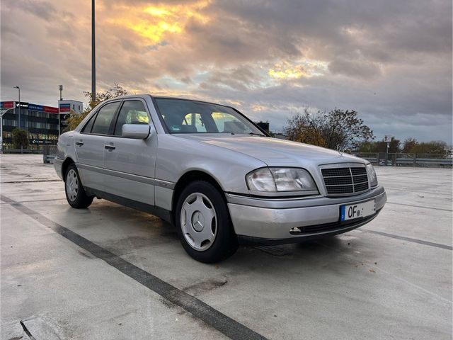 Mercedes-Benz Mercedes c180 elegance