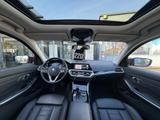 BMW 330e Sport Line Glasdach LASER HuD RFK Ad.M.Fahr - BMW 330: Limousine