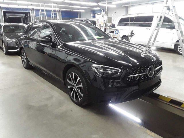 Fahrzeugabbildung Mercedes-Benz E 300 T de 4M AMG+AHK+Distr+Burm+ R-Kamera+Carpl