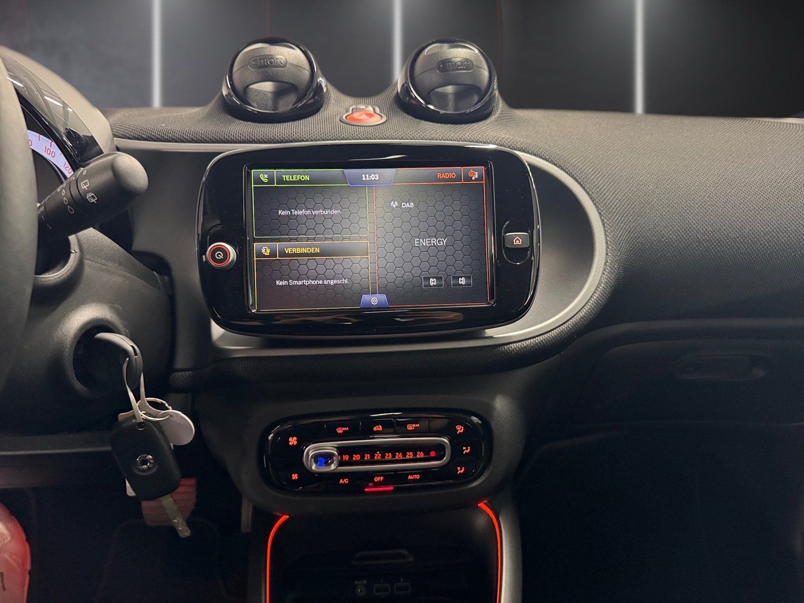 Fahrzeugabbildung Smart smart EQ fortwo Exclusive*Pano*LED*Kamera*22kW*