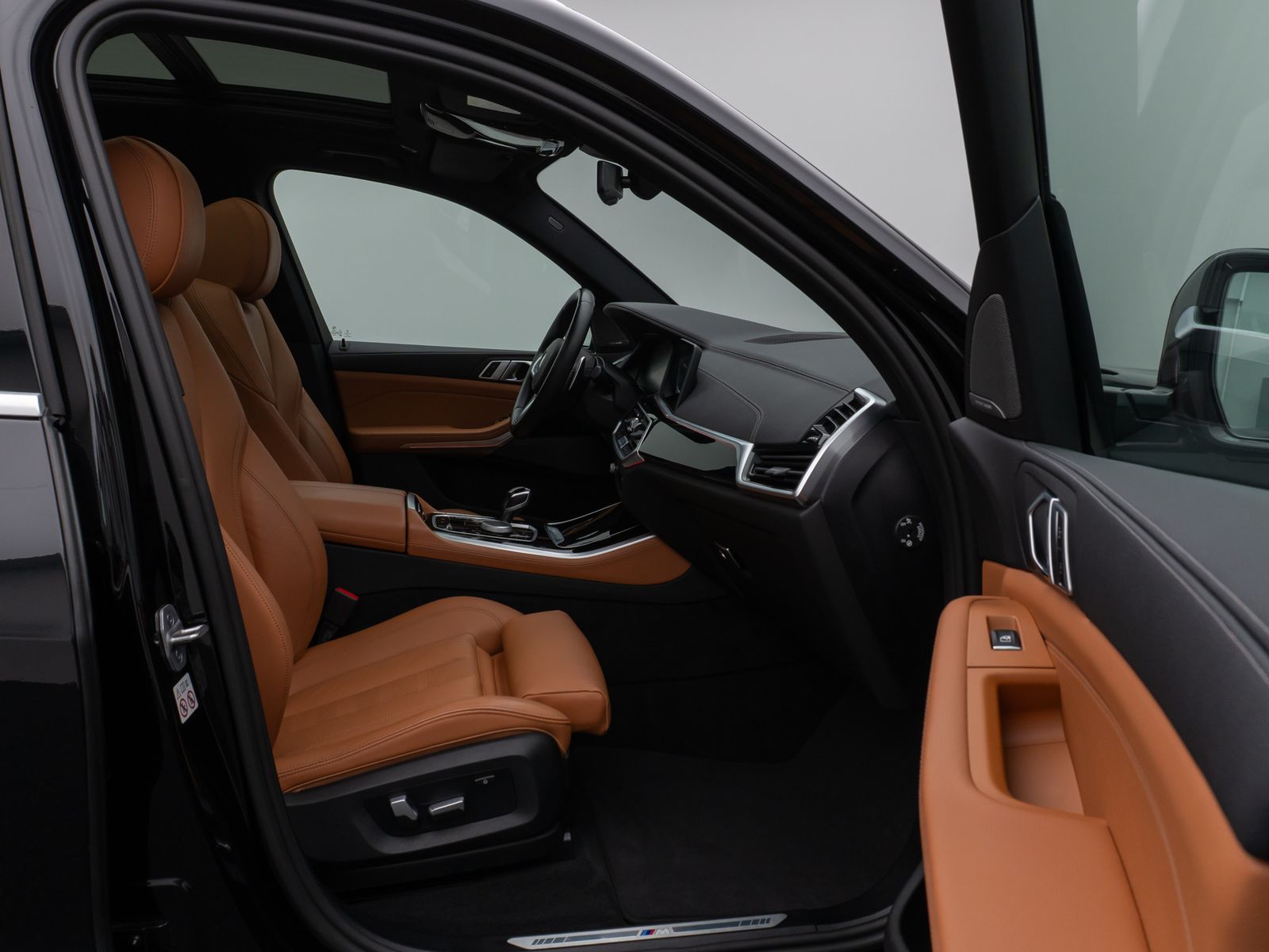 Fahrzeugabbildung BMW X5 xD45e M Sport Panorama Laser Kamera DAB H/K