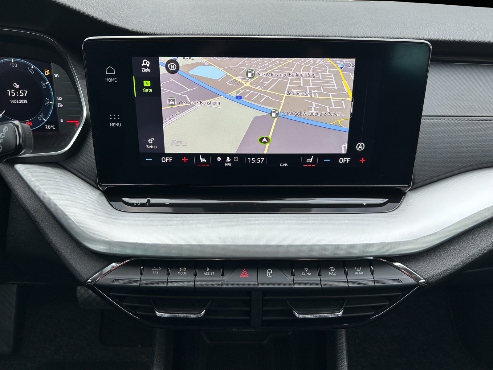Fahrzeugabbildung SKODA Octavia Combi 1.5 TSI DSG Clever/KAMERA/ACC/LED/