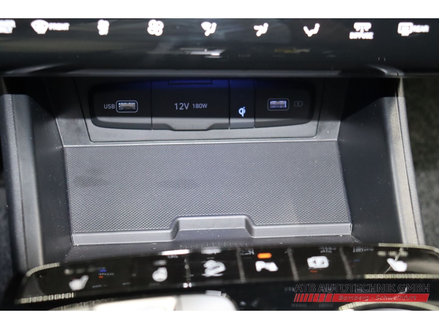 Fahrzeugabbildung Hyundai Tucson Trend Hybrid 1.6 T-GDi 2WD AHK Navi LED