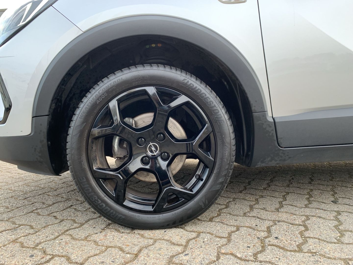 Fahrzeugabbildung Opel Crossland GS Line, AUTOMATIK,Navi, Rückfahrkamer