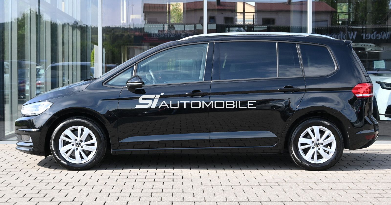 Fahrzeugabbildung Volkswagen Touran 1.5 TSI DSG °ACC°AHK°PANO°STHEIZ°MASSAGE°