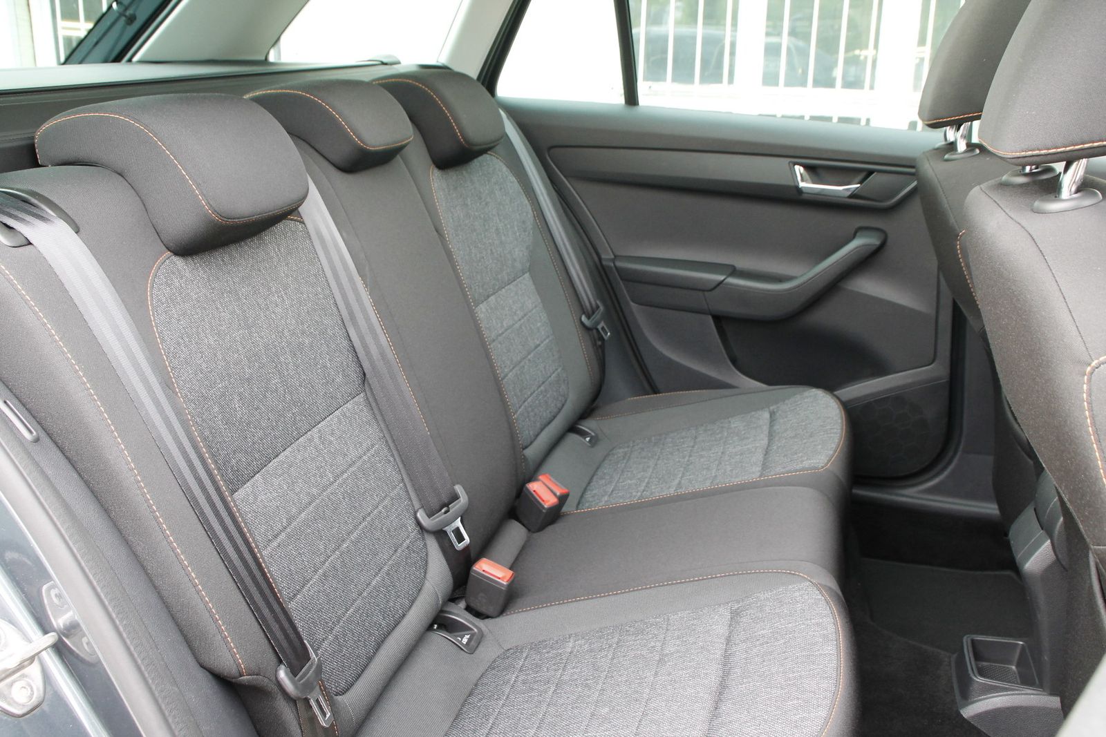 Fahrzeugabbildung SKODA Fabia Combi 1.0 TSI Ambition OPF CLEVER