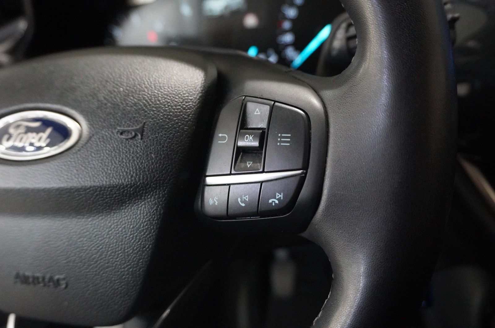 Fahrzeugabbildung Ford Puma 1.5D TITANIUM NAVI/LED/SHZ/TEMP./PDC/DAB+