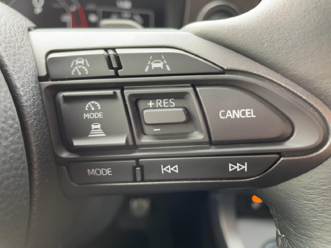 Fahrzeugabbildung Toyota GR Yaris HighPerf 1.6T AT +Alu geschm+Convenienc