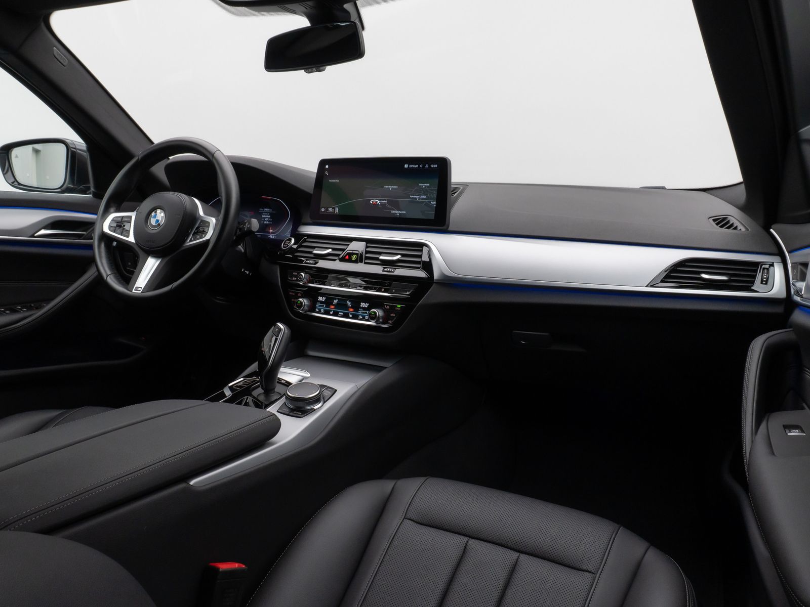 Fahrzeugabbildung BMW 520d Kamera DAB 4xKlima Leder M Sport AHK Alarm