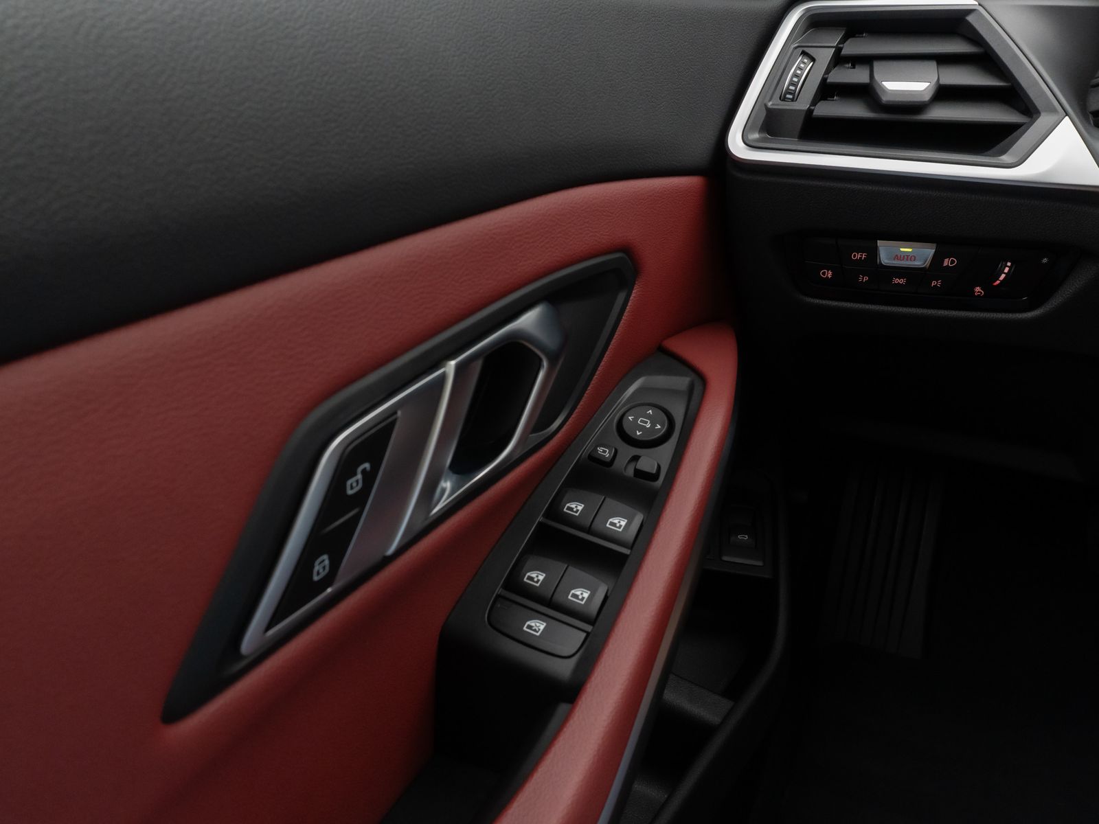 Fahrzeugabbildung BMW 330e xD Panorama DAB CockPit+ Widscr Sport Leder