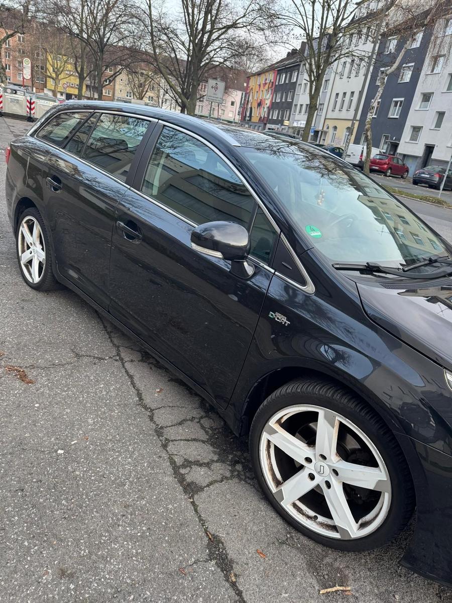 Toyota Avensis 2013 — photo 8