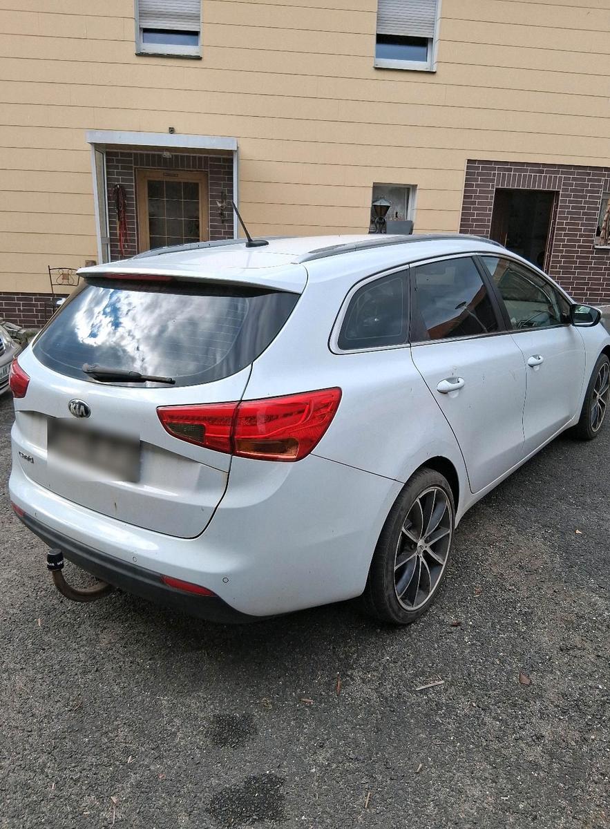 Kia cee'd 2014 — engine 135 HP (99kW)