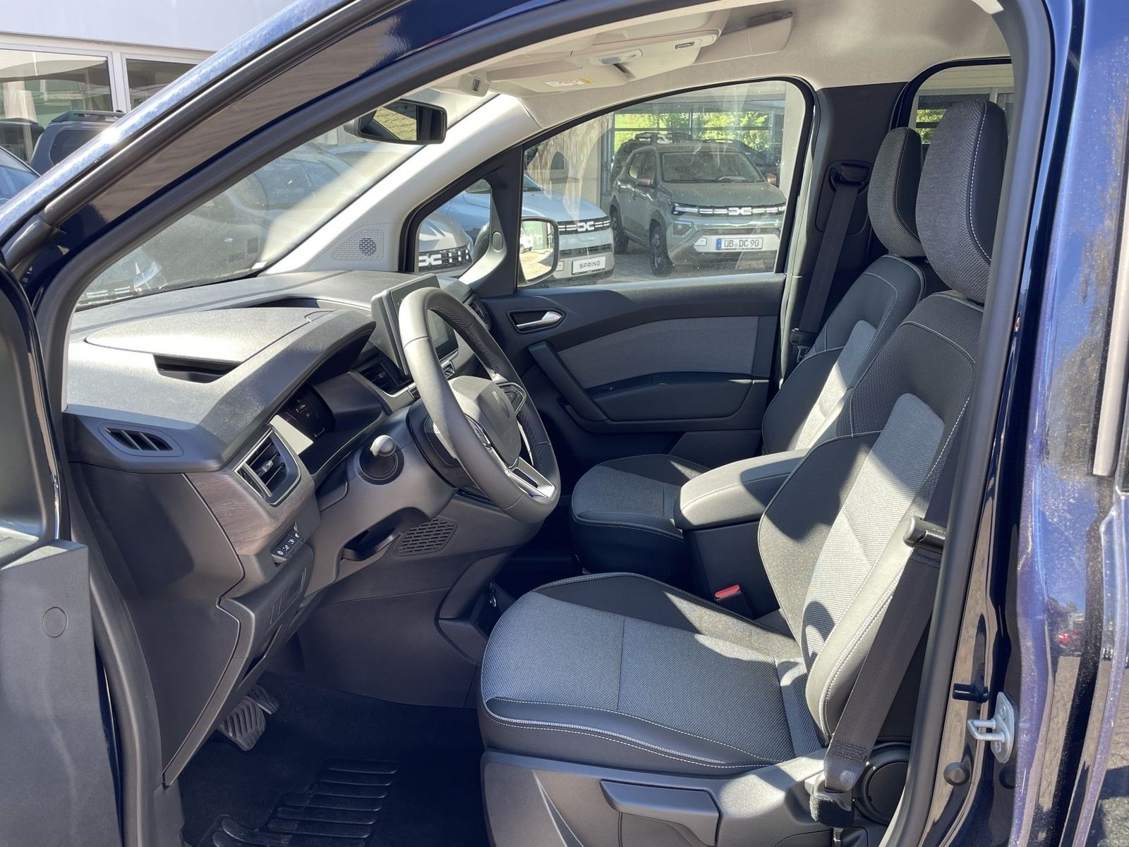 Fahrzeugabbildung Renault Kangoo Grand Techno TCe 130 EDC 7-Sitzer