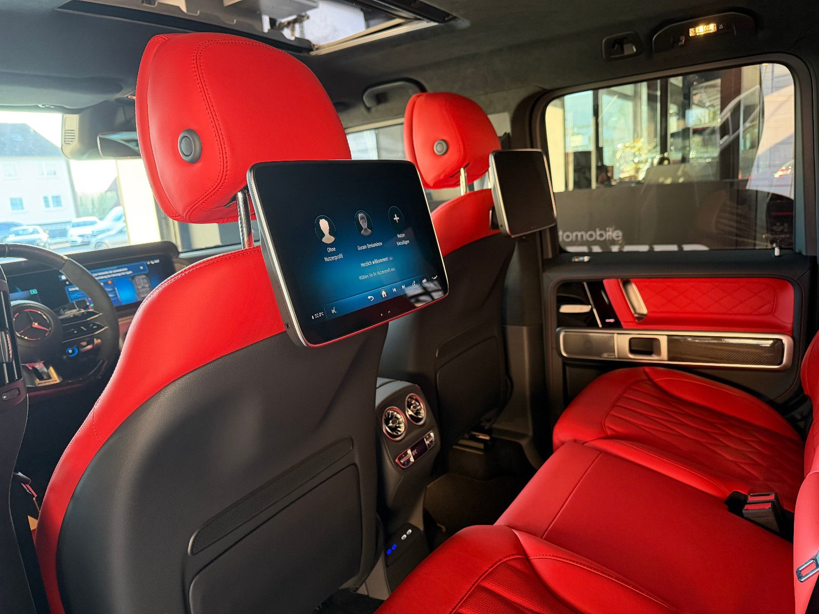 Fahrzeugabbildung Mercedes-Benz G 63 AMG/ A22/ FOND-TV/CARBON/RED/SUPERIOR/UNI