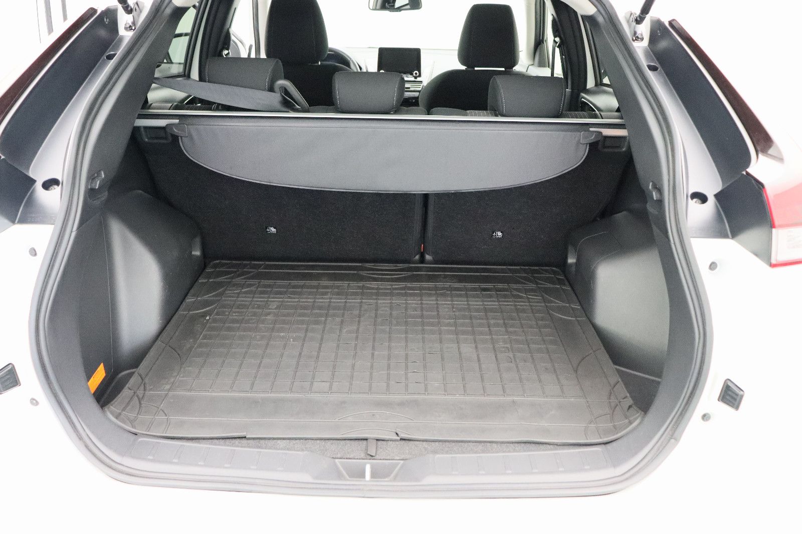 Fahrzeugabbildung Mitsubishi Eclipse Cross 2.4 Basis Hybrid 4WD