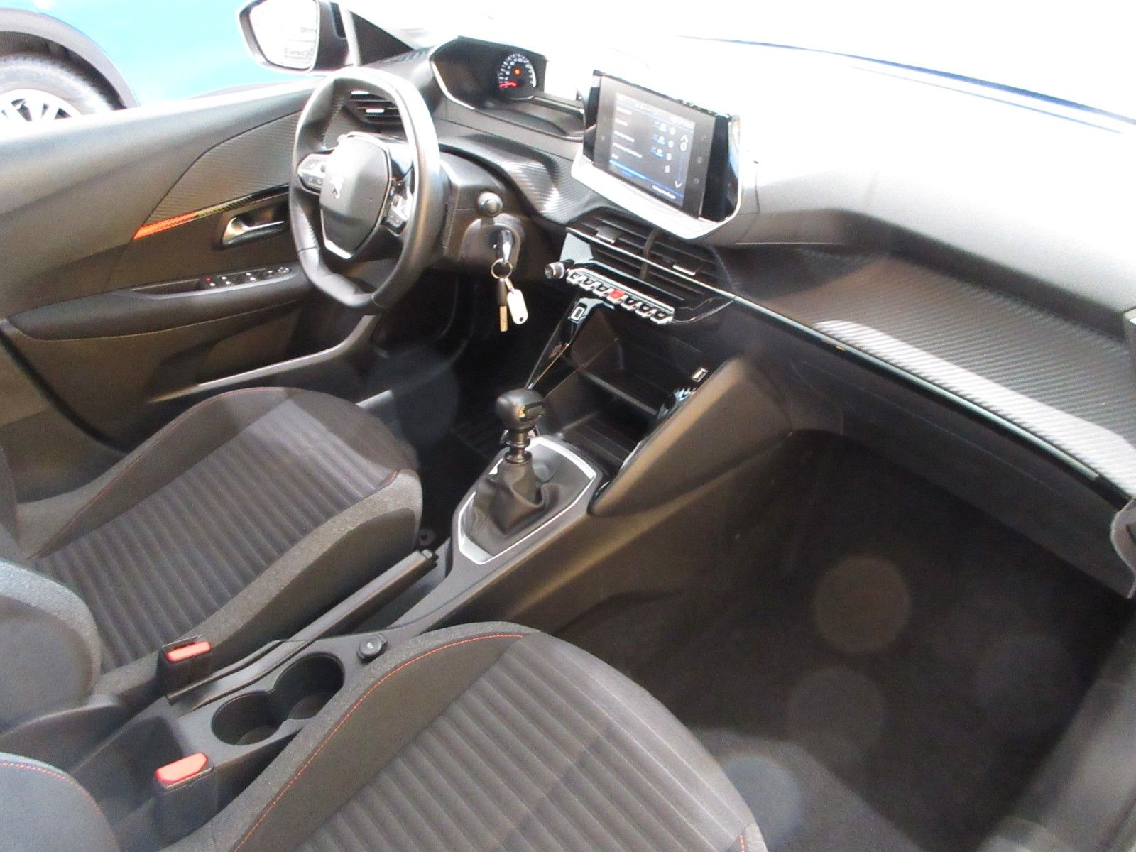 Fahrzeugabbildung Peugeot 208 Active Pack 1.2T LED/NAVI/PDC/ALU/TEMPOMAT