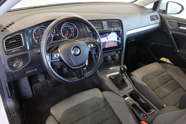 Volkswagen Golf VII 1.6 TDI Comfortline ACC+MASSAGE+AHK